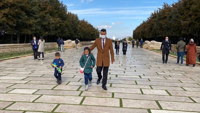 Küçük Hira Ata'sına ve Anıtkabir'e kavuştu